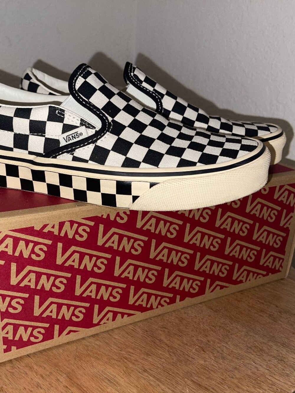 Vans Classic Slip-On Checkerboard Shoe, Checkerboard sole M7/W8.5